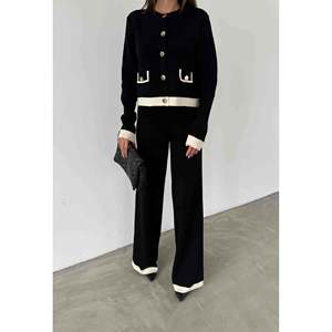 ชุดเสื้อถักไหมพรมสีดำแต่งกระเป๋า  ชุดเซ็ตสำหรับผู้หญิง ไซส์ S  ชุดแฟชั่นแสนสบาย - Product Image 4