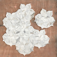 Mosaïque de marbre à motifs floraux découpés au jet d'eau pour crédence de cuisine et carrelage mural de salle de bain
