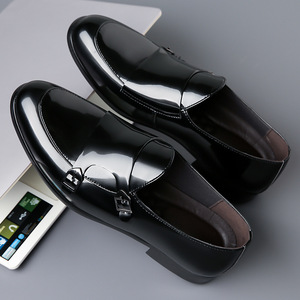 Chaussures habillées Monk Strap en cuir verni à bout pointu avec boucle, idéales pour le bureau et la carrière, style automne antidérapant et robuste - Product Image 2