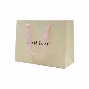 Sacs en papier portables à succès avec poignée en ruban, personnalisables avec logo pour promotions - Product Image 2