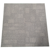 Le tapis en nylon couvre de tuiles 50x50 de support commercial de PE de bureau tuiles qui respecte l'environnement de tapis pour le bureau commercial