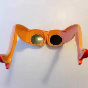 Gafas de Sol Novedosas con Forma de Pierna y Glúteos, Artículos de Fiesta de Plástico, Gafas Divertidas para el Día de los Inocentes - Product Image 1