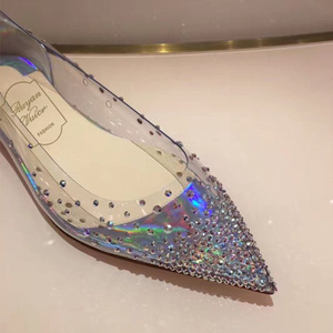 Chaussures plates d'été pour femmes à enfiler, en PVC transparent avec strass, bout pointu, talon bas, pour mariée, motif étoiles argentées - Product Image 4