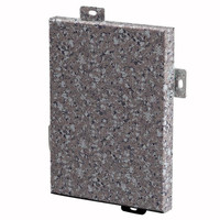 Revêtement en aluminium effet marbre ignifuge et anticorrosion, plaque d'aluminium effet pierre pour projets de façade d'aéroports, de métros et d'hôpitaux