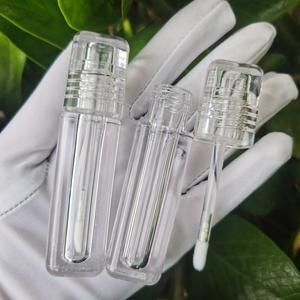 หลอดลิปกลอสพลาสติกใสสีสันสดใส ขนาด 5 มล. รุ่น CY322 สำหรับบรรจุภัณฑ์เครื่องสำอาง - Product Image 2