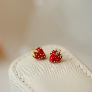 FY-ED433 2025 Bestseller squisita principessa taglio zircone <span class=keywords><strong>argento</strong></span> <span class=keywords><strong>orecchini</strong></span> <span class=keywords><strong>Mini</strong></span> rosso fragola per le occasioni regalo delle donne - Product Image 6