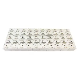 Une grande quantité de 10x10x10mm Titanium Cube Ti Cube en stock