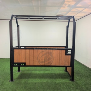 Pintu Ayun/Geser Kandang Kuda Profesional dari Logam Galvanis dengan Desain Bambu, Tahan Lama dan Ekonomis untuk Penanganan Kuda - Product Image 2