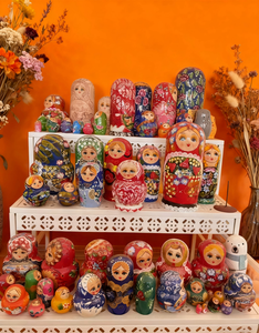 Muñecas Rusas Matrioska de Madera Grabadas y Pintadas a Mano, Ecológicas y Personalizadas, de 8 Capas - Product Image 3
