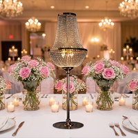 Lustre doré en cristal, centres de table en cristal, perles de cristal diamantées, lumière télécommandée rechargeable sur batterie pour table de mariage