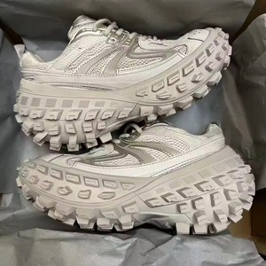 Nouvelles chaussures décontractées pour hommes 2025, baskets de haute qualité, chaussures épaisses pour femmes, chaussures de créateur, baskets en caoutchouc antidérapantes à crampons - Product Image 1