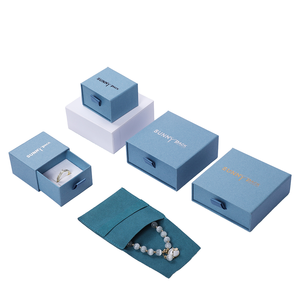 Scatola per Gioielli in Carta Kraft Quadrata con Logo Personalizzato, Cassetto Scorrevole in Cartone per Anelli e Collane, Inserto in Schiuma Vellutata, Design Elegante - Product Image 1