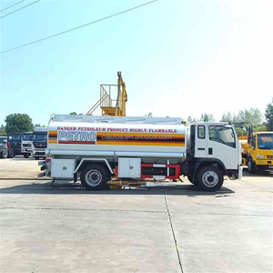 HOWO Camión cisterna <span class=keywords><strong>de</strong></span> combustible Isuzu <span class=keywords><strong>de</strong></span> 5 metros cúbicos con sistema dispensador <span class=keywords><strong>de</strong></span> combustible Dongfeng Tianlong <span class=keywords><strong>4x4</strong></span> 8000L para mercados del sur <span class=keywords><strong>de</strong></span> Asia - Product Image 3