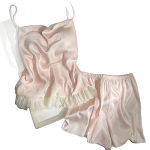 Estate donna <span class=keywords><strong>pigiama</strong></span> in raso <span class=keywords><strong>rosa</strong></span> pantaloncini da ragazza in seta di ghiaccio vestiti per la casa Sexy vestiti per la casa - Product Image 5