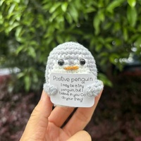 Pomme de terre positive maison chambre fête décor Mini fait à la main pingouin en peluche pendentif fil à tricoter mignon poupée cadeaux d'anniversaire décoration de chambre