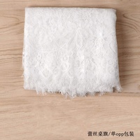 Chemin de table blanc en dentelle française avec accessoire décoratif de mariage à motif floral pour la nappe de stock de salle à manger à la maison