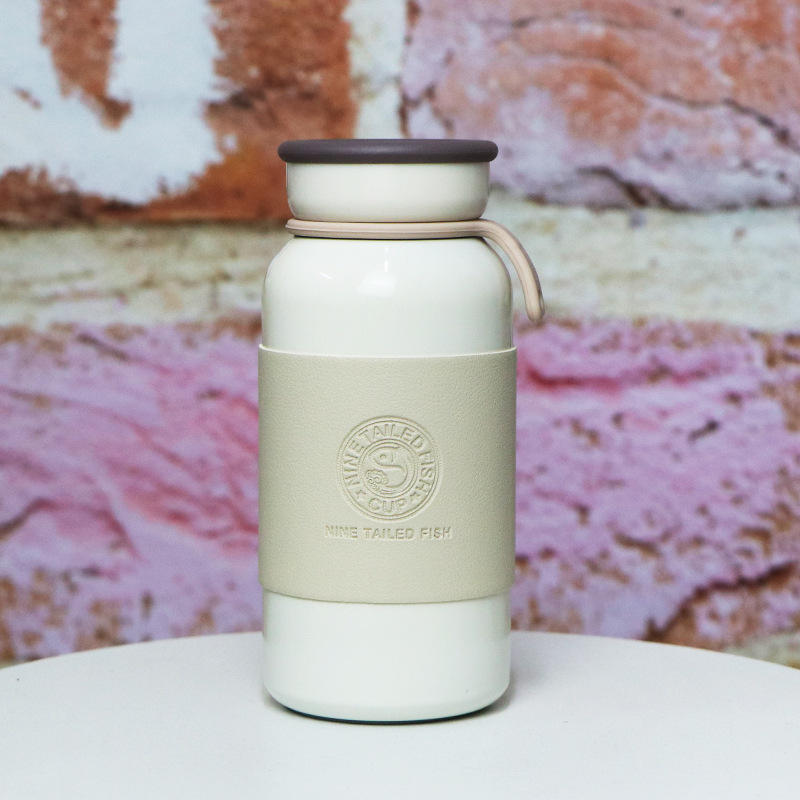 White single cup white leather case