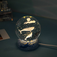 Vente en gros de veilleuse boule de cristal 3d série océan lampe de gravure laser en cristal 3d boule de cristal en verre Usb