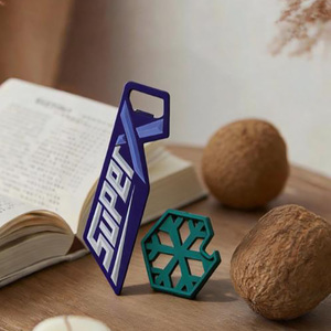 Fabricación de abridores de botellas metálicos personalizados, llaveros, abridores de botellas de vino, tarjetas de presentación, abridores de botellas de pared. - Product Image 2