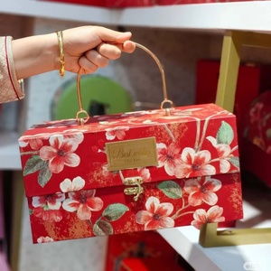 Vela de Regalo para Dama de Honor o Cumpleaños, Portátil, con Diseño Floral Chapado en Oro, Rígida, de Alta Gama, Ecológica, con Impresión UV - Product Image 3