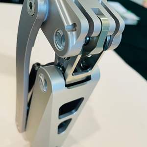 中国 義肢・義足工場 ジオメトリックロック 空気圧膝継手 義足部品 - Product Image 4