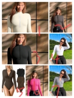 Bodysuit Wanita Seksi Bergaris Satu Potong dengan Ritsleting Depan Lengan Panjang Atasan Bodysuit Warna Solid Bahan Stretch