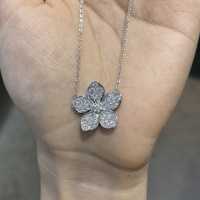 Pendentif Fleur Porte-Bonheur en Moissanite, Design Bambou à Cinq Feuilles, Argent Sterling 925 Plaqué Or 18 carats, Cadeau Élégant et Léger de Luxe pour Femme