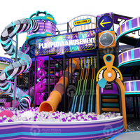 Parque de jeux pour enfants intérieur personnalisé sur le thème cyberpunk, équipement de terrain de jeux intérieur pour enfants avec grand parc de trampolines