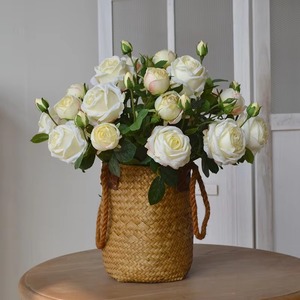 Vente en gros de magnifiques bouquets de roses artificielles en soie, 5 têtes, 32 cm, couleur champagne, avec tige, pour mariage - Product Image 3