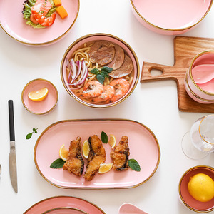 Service de table de luxe léger à bord doré, style créatif INS pour la maison, assiettes jetables en céramique, bols à nouilles, motif cœur rose girly - Product Image 2