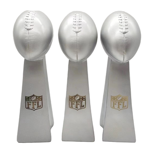 Trofeo de campeonato de fútbol de fantasía de resina de 24cm, accesorio de recuerdo deportivo para campeón de liga de fútbol para regalos de bienvenida - Product Image 1