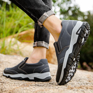 Vente en gros de chaussures de sport tendances confortables pour hommes, chaussures de course respirantes pour hommes, chaussures de trekking - Product Image 1