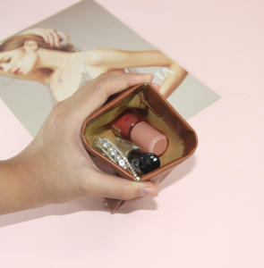 Pochette en <span class=keywords><strong>cuir</strong></span> pour bijoux avec logo en relief de luxe, petite enveloppe en <span class=keywords><strong>cuir</strong></span> PU, pochette à pression pour bague - Product Image 2