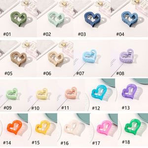 Pinces à cheveux en plastique avec petit cœur nordique pince à cheveux de requin 6.5cm pinces creuses givrées de couleur unie pinces pour filles pinces à cheveux pour femmes - Product Image 5