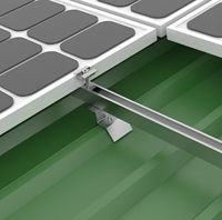 Support de montage solaire, Système de montage solaire installé sur toit en tôle, Rail de montage, Support de fixation, Panneaux solaires