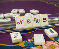 Coffret de Mahjong de Luxe Américain 160 Tuiles en Acrylique Blanc Gravé à 2 Couches Thème Hiver – Cadeau d'Anniversaire