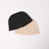 Bonnet en laine pure tricoté à la main avec fleur 3D pour femme, chaud et couvrant, effet amincissant pour le visage, idéal pour l'hiver