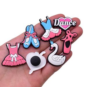 XX vente en gros PVC personnalisé j'aime la <span class=keywords><strong>danse</strong></span> Ballet Girly breloques cygne gymnastique sabot breloque décoration accessoires boucle <span class=keywords><strong>chaussures</strong></span> breloques - Product Image 2