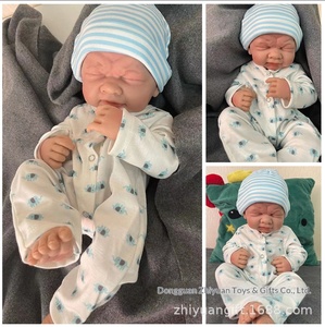 Muñeco Reborn Berenguer de 14 Pulgadas, Niño Llorón, Muñeco de Vinilo Suave - Product Image 5