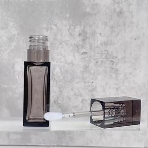 13.5Ml Tùy Chỉnh Ưa Thích Rỗng Nhựa Lip Gloss Ống Với Vít <span class=keywords><strong>Cap</strong></span> Trong Suốt Son Môi Lỏng <span class=keywords><strong>Container</strong></span> Và Applicator Cây Đũa Phép - Product Image 6