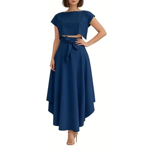 ชุดเซ็ต 2 ชิ้นสำหรับผู้หญิง - เสื้อครอปท็อปและกระโปรงแม็กซี่ทรงไฮโลว์ ชุดออกงานพร้อมเข็มขัดผูกเอง แฟชั่น - Product Image 2