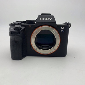 Appareil photo numérique Sony A7S <span class=keywords><strong>II</strong></span> 4K vidéo plein format d'occasion pour mariages/événements - Product Image 1