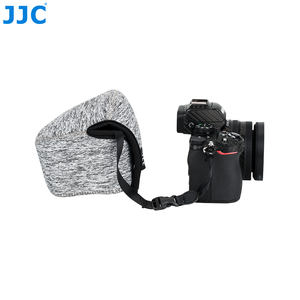 Étui pour <span class=keywords><strong>appareil</strong></span> <span class=keywords><strong>photo</strong></span> hybride JJC série OC-Z noir et gris compatible avec <span class=keywords><strong>Nikon</strong></span> Z50 + objectif 16-50 mm + pare-soleil <span class=keywords><strong>Nikon</strong></span> HN-40/JJC LH-HN40 - Product Image 5
