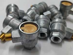 שסתום פליטה מהיר FESTO SEU-<span class=keywords><strong>1</strong></span>/<span class=keywords><strong>4</strong></span> 6753 <span class=keywords><strong>1</strong></span>/<span class=keywords><strong>4</strong></span> אינץ' תעשייתי פנאומטי בעל יעילות גבוהה - Product Image 3