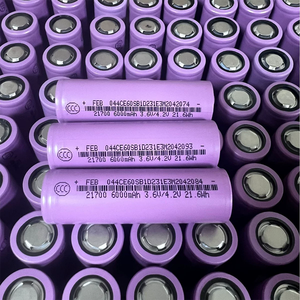Batería de Litio Cilíndrica 21700, 20A, 3.7V, 6000mAh, 1500 Ciclos, Descarga Estable, Amplio Rango de Temperatura, para Luces Solares, Baterías Externas DIY - Product Image 1