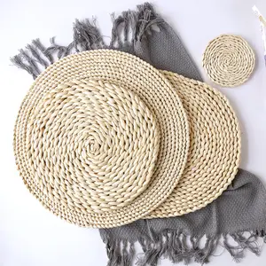 RS0840-2 Round Made Of Corn Husk Wipeable Heat-insulating Mat Antiskidding Flower Shaped Tableware Placemats for dining table