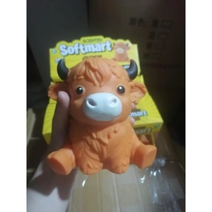 Grande Vache des Highlands Réaliste à Rebond Lent, Jouet Squishy Créatif, Jouet Sensoriel Doux à Presser pour la Décompression, Adorable pour Fête d'Halloween - Product Image 1