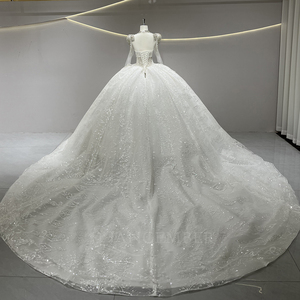 Robe de mariée JFH60 exclusive en cristal, style moderne, trois voies, couleur ivoire, avec traîne chapelle en dentelle florale pour femme - Product Image 4