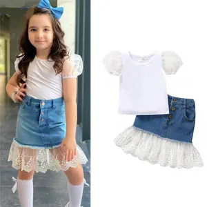 Летние модные комплекты одежды для девочек, однотонные кружевные футболки с пышными рукавами, джинсовая юбка с цветочными оборками, Детский комплект из двух предметов