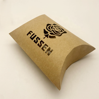 Boîte à coussin en papier artistique haut de gamme avec logo personnalisé et doublure en éponge pour l'emballage de bonbons, de chocolat et de cadeaux